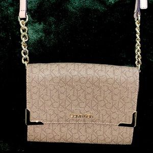 Calvin Klein~ crossbody bag